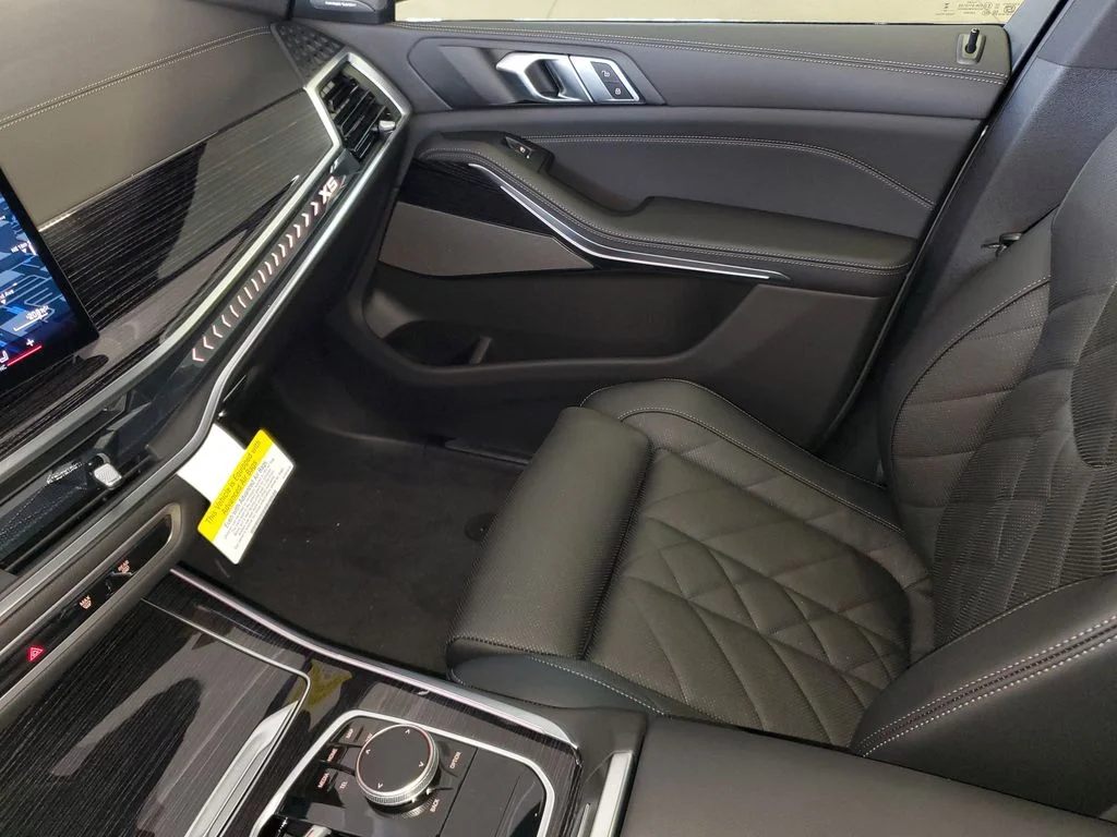 Used 2026 Skyscraper Grey Metallic BMW sDrive40i image 20