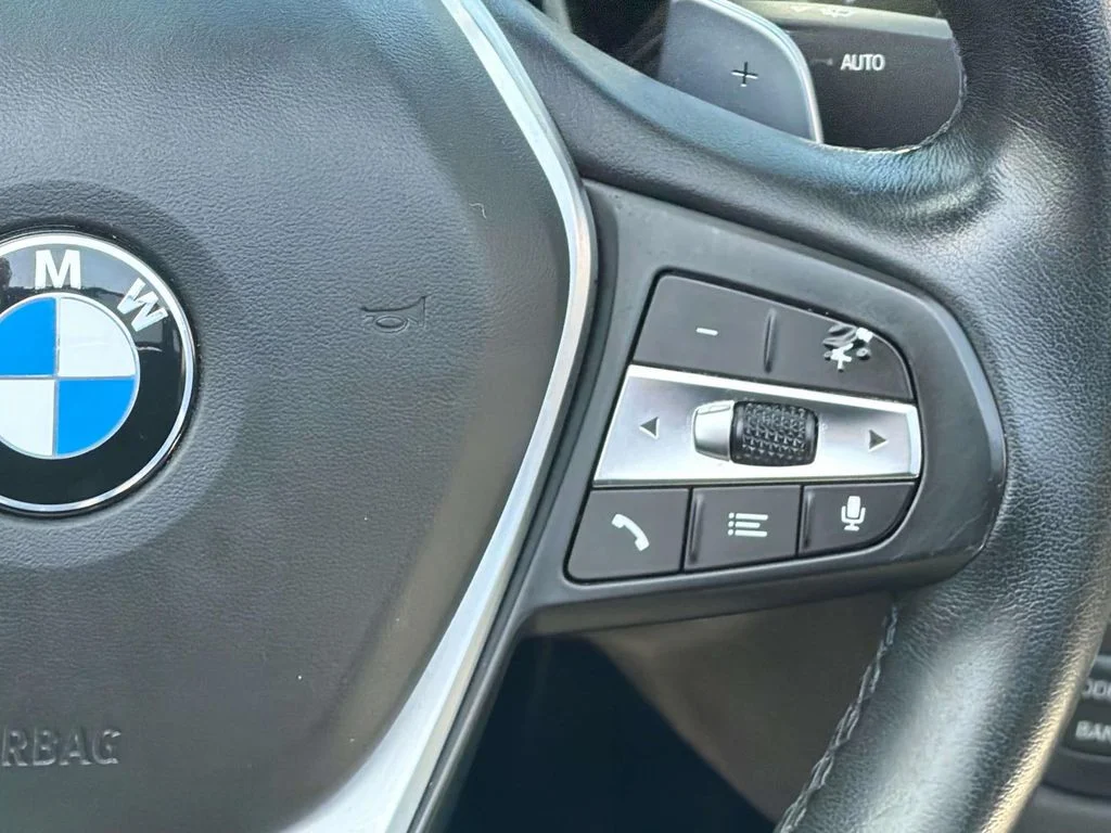 Used 2020 Black Sapphire Metallic BMW sDrive30i image 14