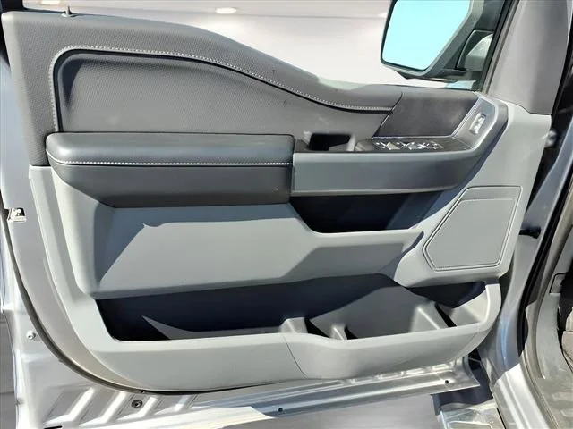 Used 2024 Silver Ford XLT image 12