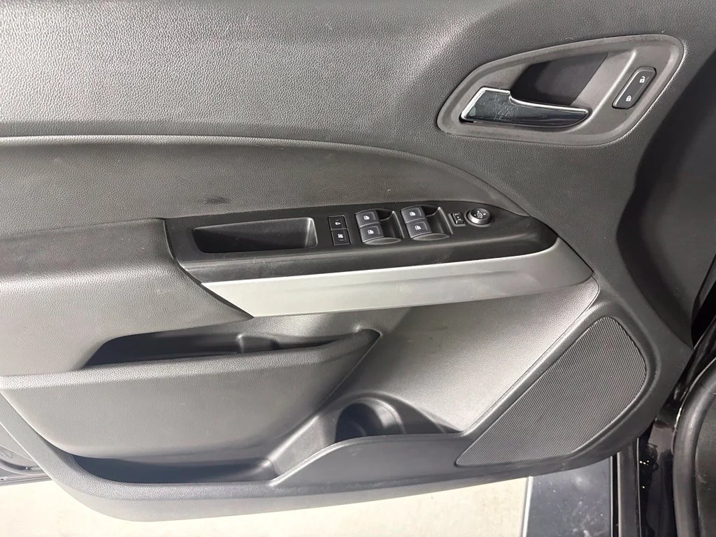 Used 2022 BLACK Chevrolet 2WD LT image 22