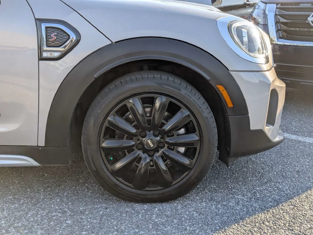 Certified Used 2024 Gray Metallic MINI Signature image 10