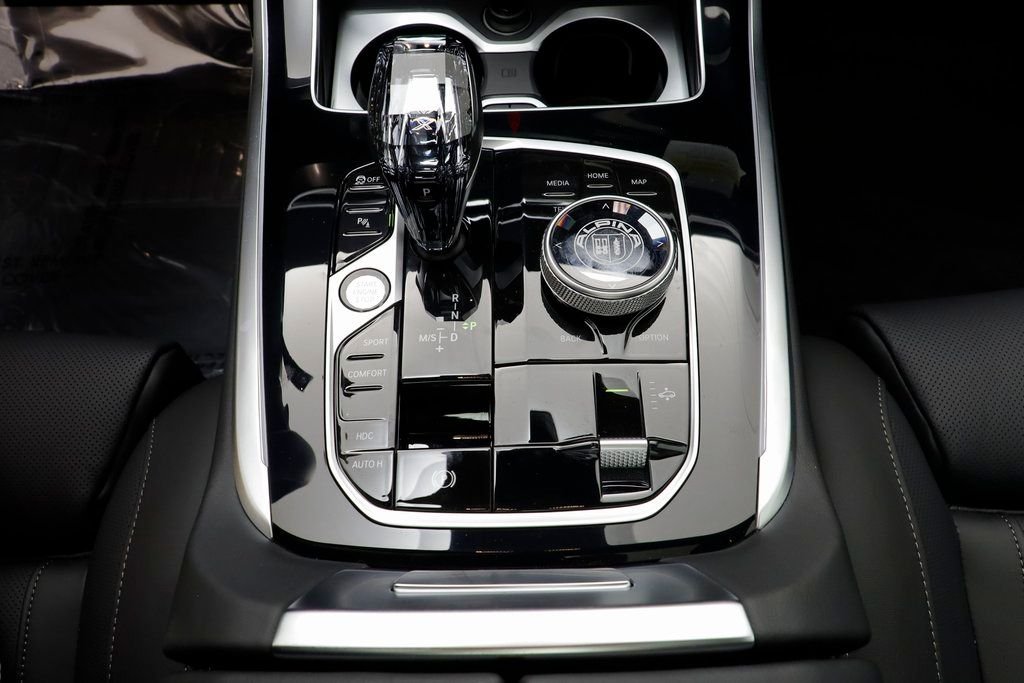 2026 BMW X7 ALPINA XB7 - Photo 14
