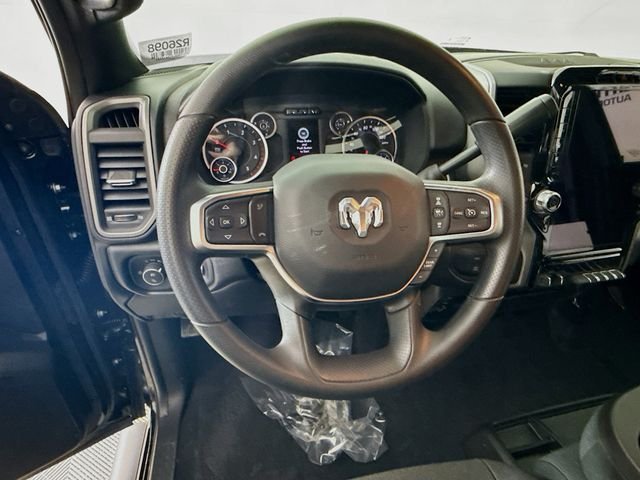 New 2026 Diamond Black Crystal Pearl-Coat Exterior Paint RAM Tradesman image 11