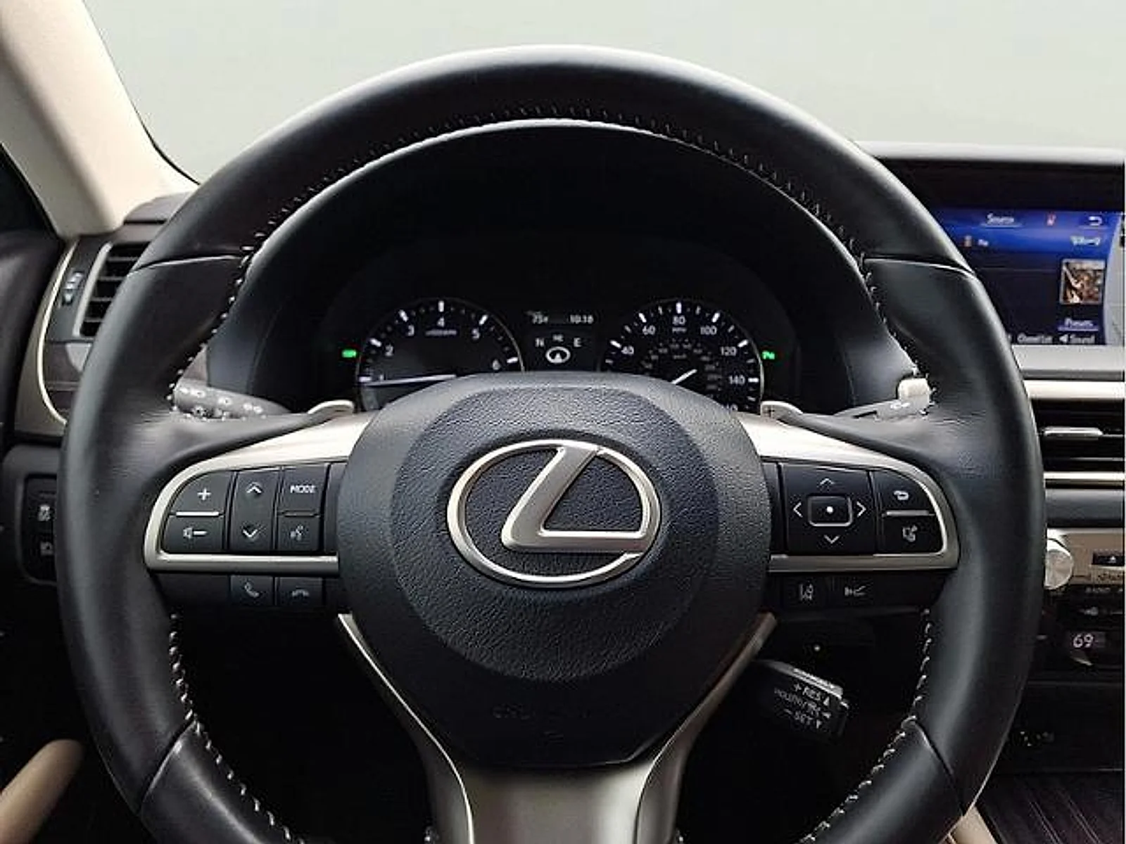 Used 2020 Atomic Silver Lexus  image 19