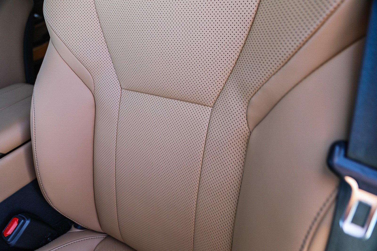 Certified Used 2026 Eminent White Pearl Lexus 600 Luxury image 23