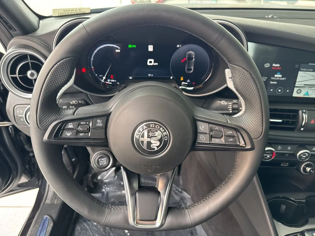 2026 Alfa Romeo Giulia Base - Photo 11
