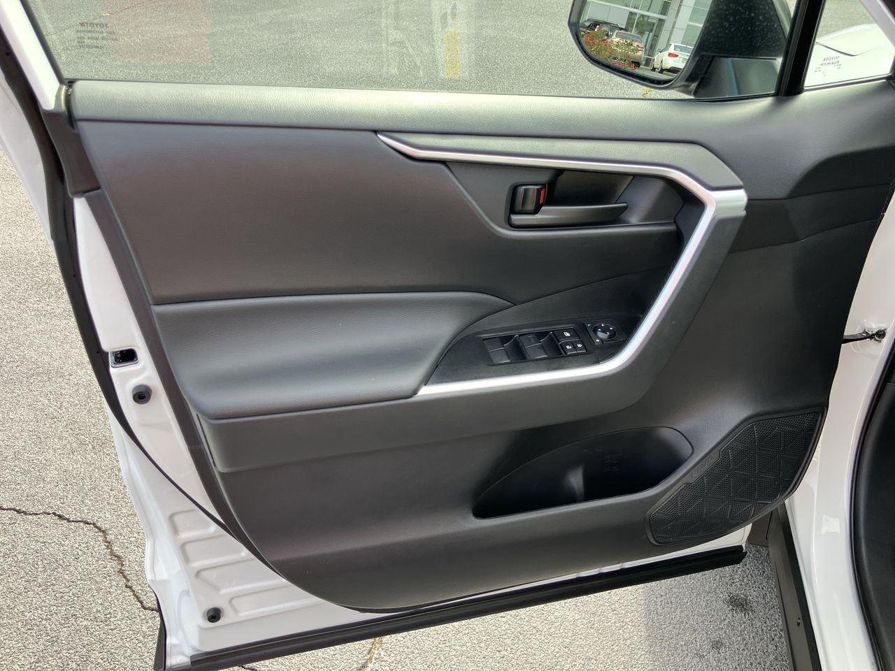 Used 2025 White (Ice Cap) Toyota LE image 13