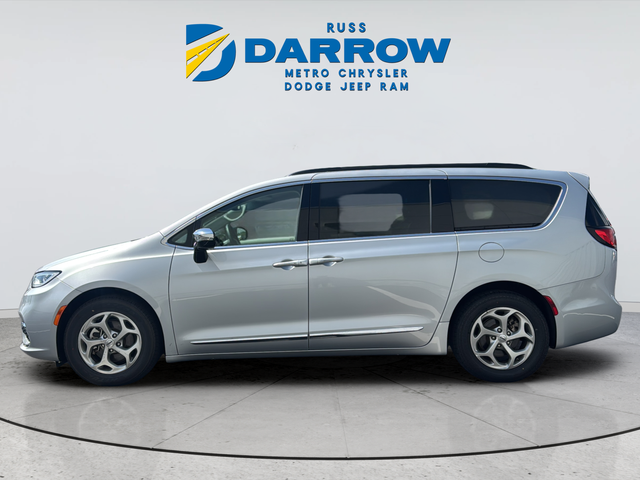 Used 2023 Silver Chrysler Limited image 2