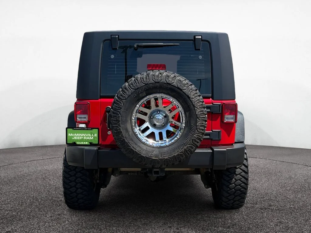 Used 2009 Red Jeep Unlimited X image 4
