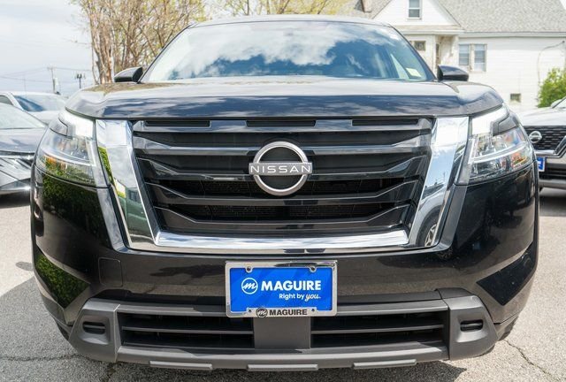Used 2022 Black Nissan SV image 3