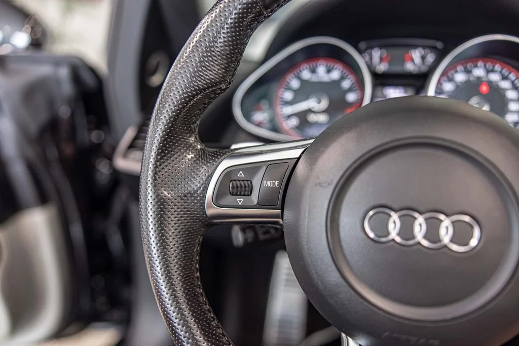 Used 2012 Blue Audi 5.2 image 24