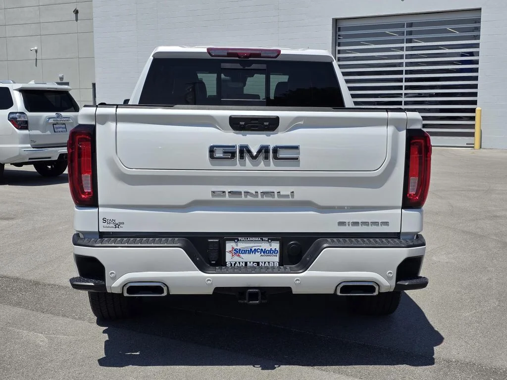 Used 2025 White Frost Tricoat GMC Denali Ultimate image 6