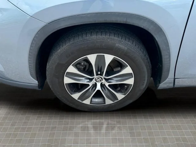 Used 2020 Blue Toyota XLE image 16