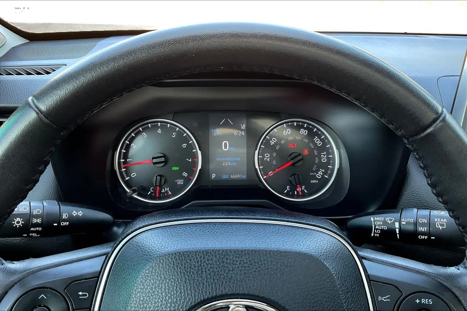 Used 2022 Blizzard Pearl Toyota XLE Premium image 26