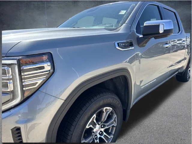Used 2025 Silver GMC SLT image 9