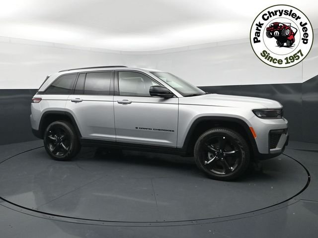 New 2026 Silver Zynith Exterior Paint Jeep Limited image 1
