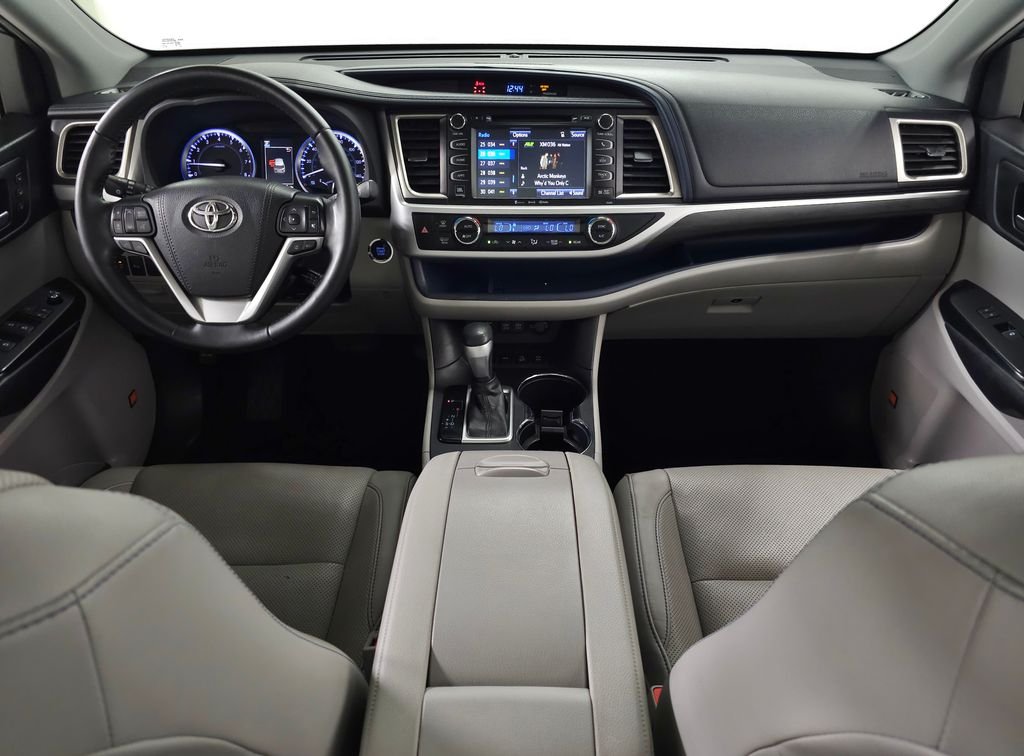 Used 2019 Blizzard Pearl Toyota Limited Platinum image 12
