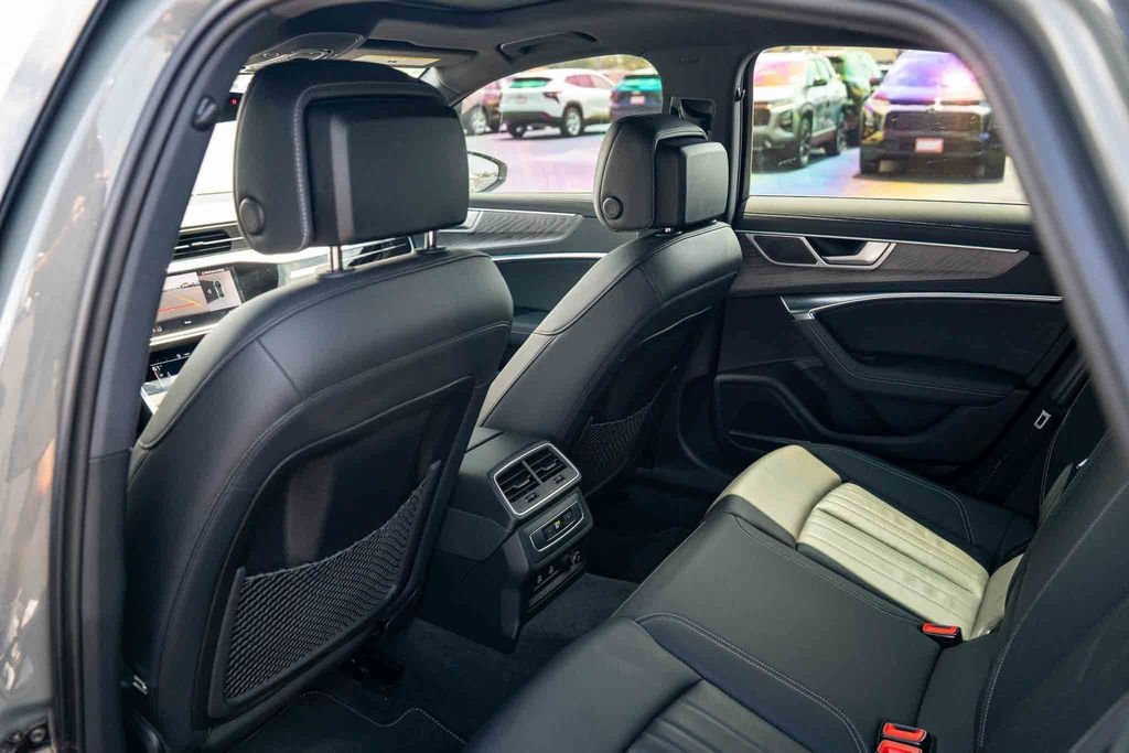 Used 2024  Audi 55 Premium Plus image 23