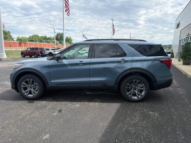 New 2026 Vapor Blue Metallic Ford Active image 31