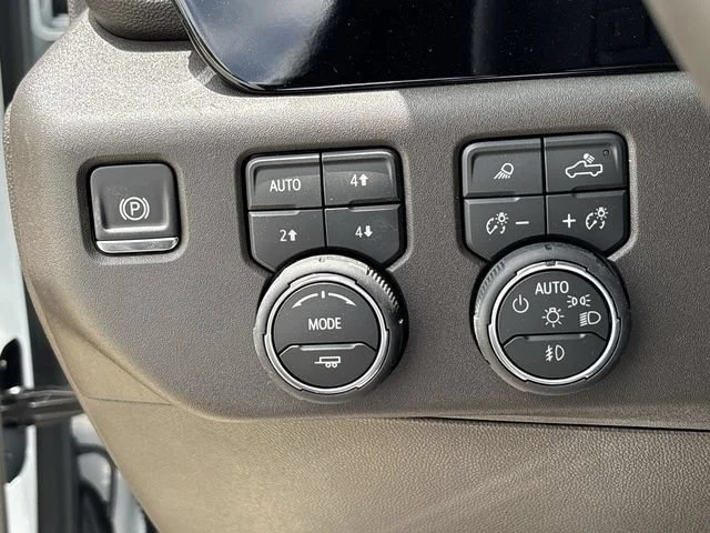 New 2026 Summit White Chevrolet LT Trail Boss image 19