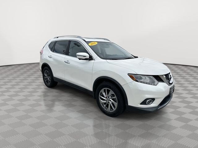 Used 2016 White Nissan SL image 2