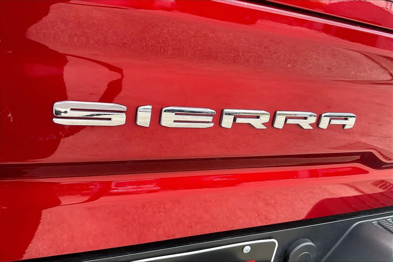 Used 2025 Volcanic Red Tintcoat GMC SLT image 10