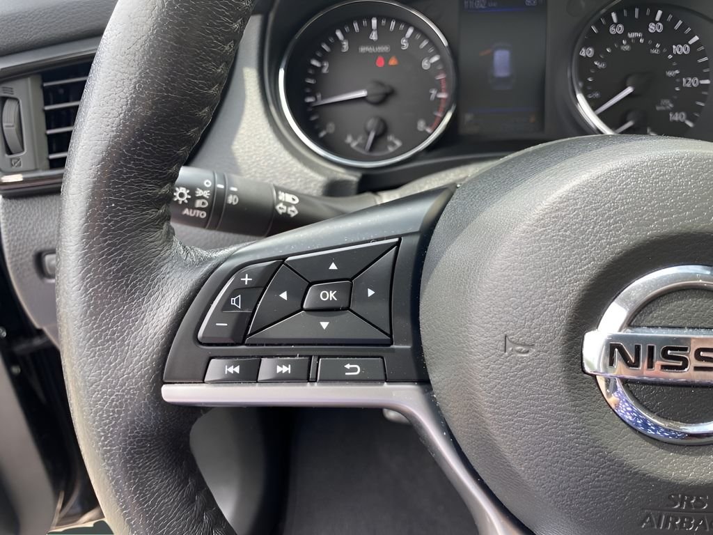 Used 2019 Magnetic Black Pearl Nissan SL image 13