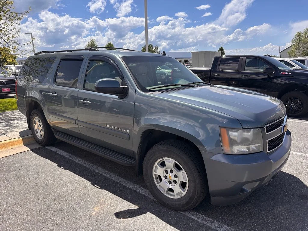 2008 Chevrolet Suburban 4WD 1500 w/LT's photo
