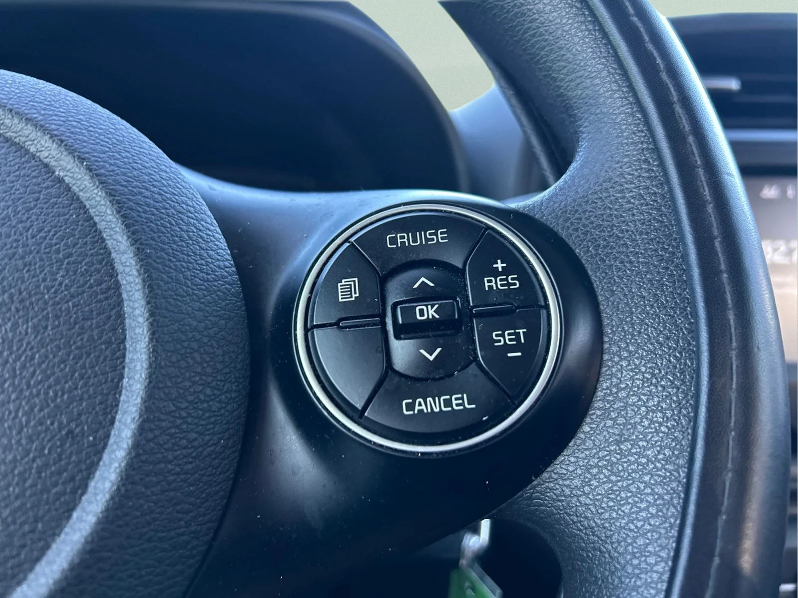 Used 2020 Sparkling Silver Kia LX image 15