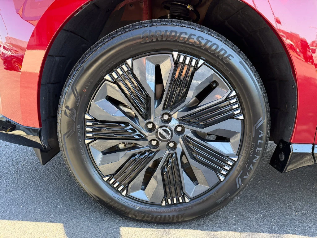 Used 2026  Nissan Platinum image 14
