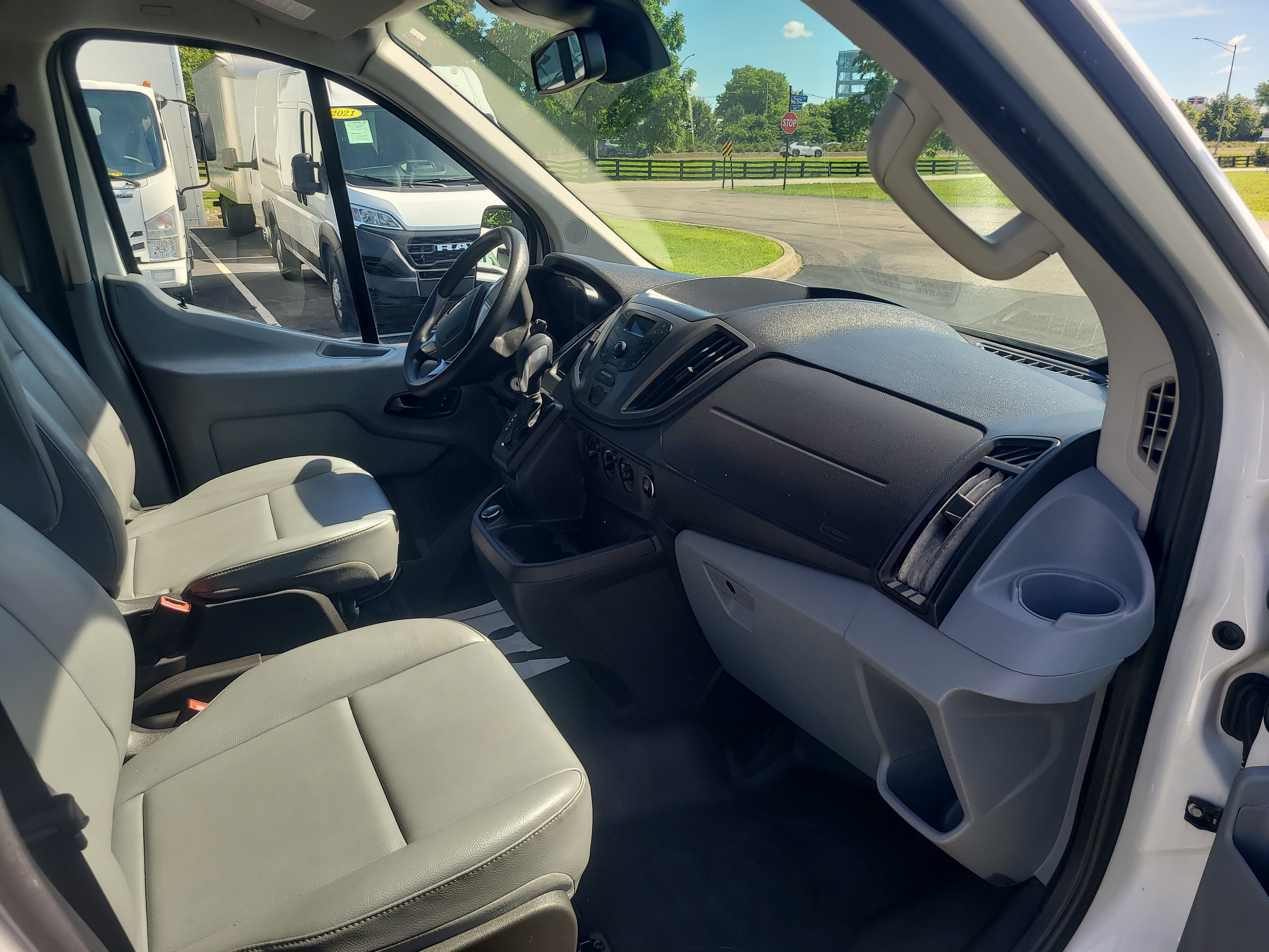 Used 2019 Oxford White Ford  image 16