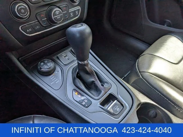 Used 2019 White Jeep Trailhawk image 17