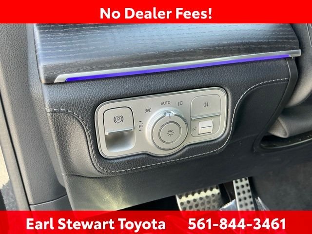 Used 2023 Black Mercedes-Benz GLS 580 image 33