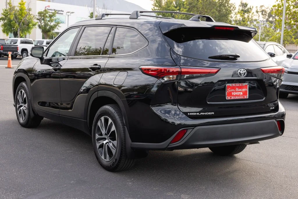 Used 2023 Midnight Black Metallic Toyota XLE image 7