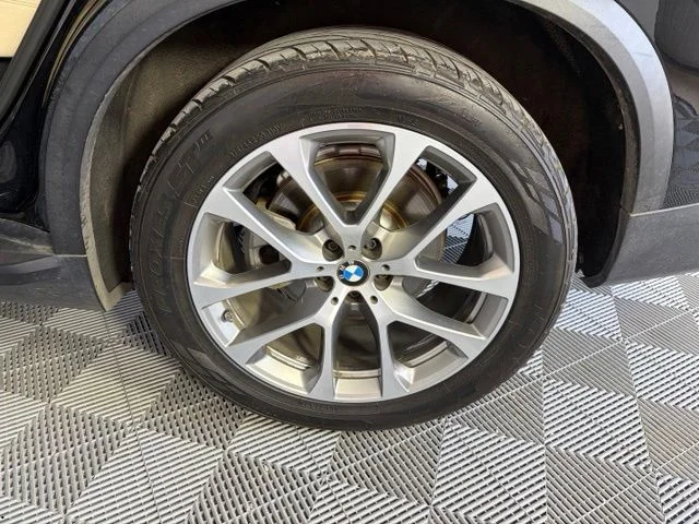 Used 2020 Black BMW sDrive40i image 45