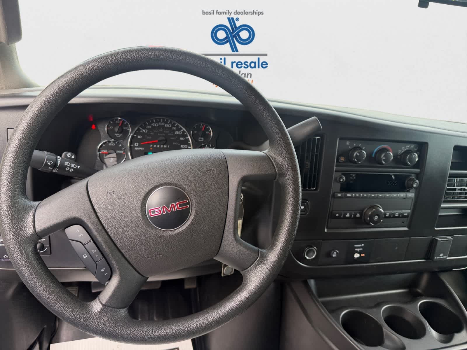 Used 2025 Summit White GMC  image 14