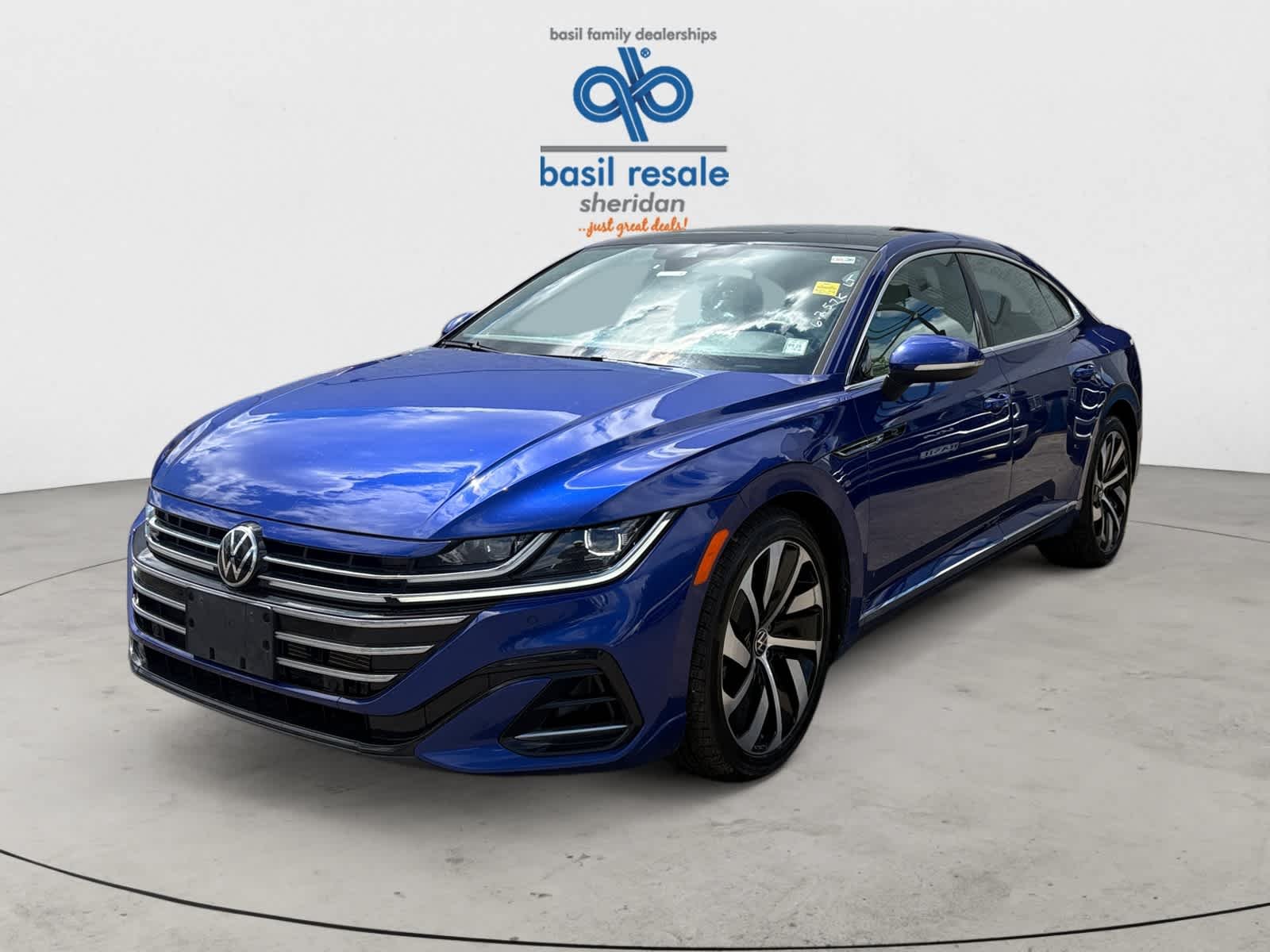 Used 2021 Lapiz Blue Metallic Volkswagen SEL R-Line image 2