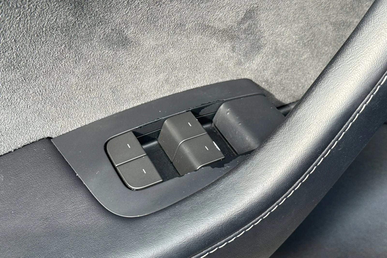 Used 2023 Deep Blue Metallic Tesla Base image 14