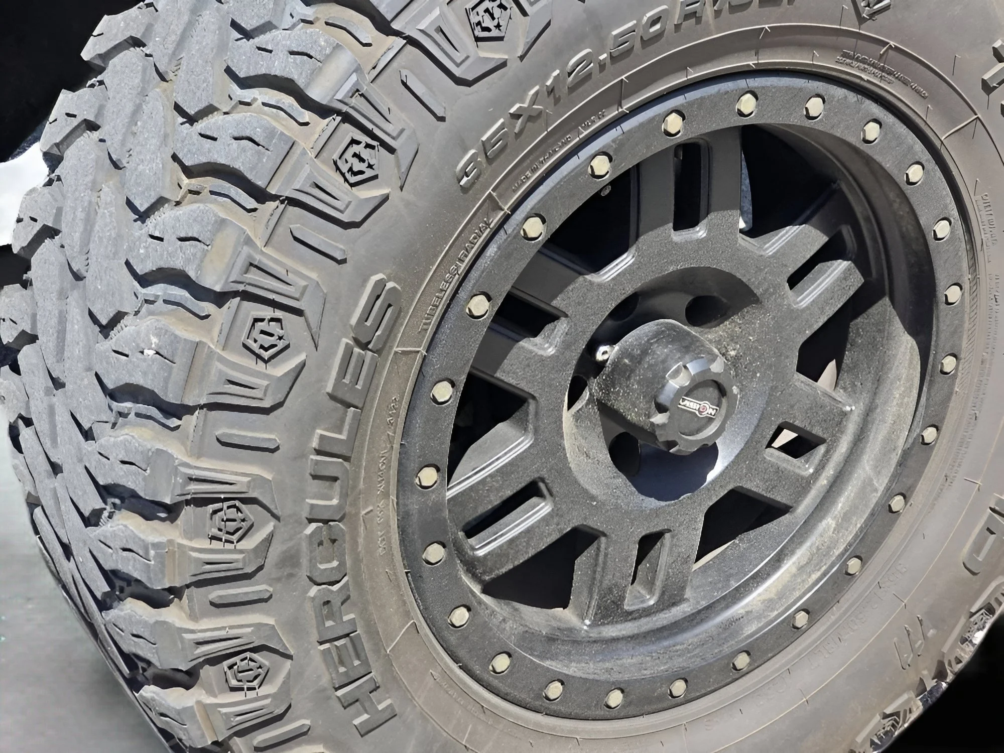 Used 2018 Black Clearcoat Jeep Sahara image 19