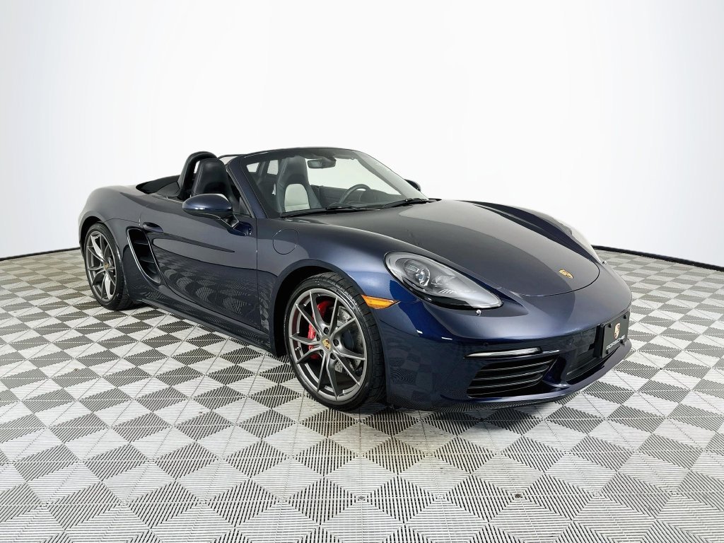 Used 2019  Porsche S image 1