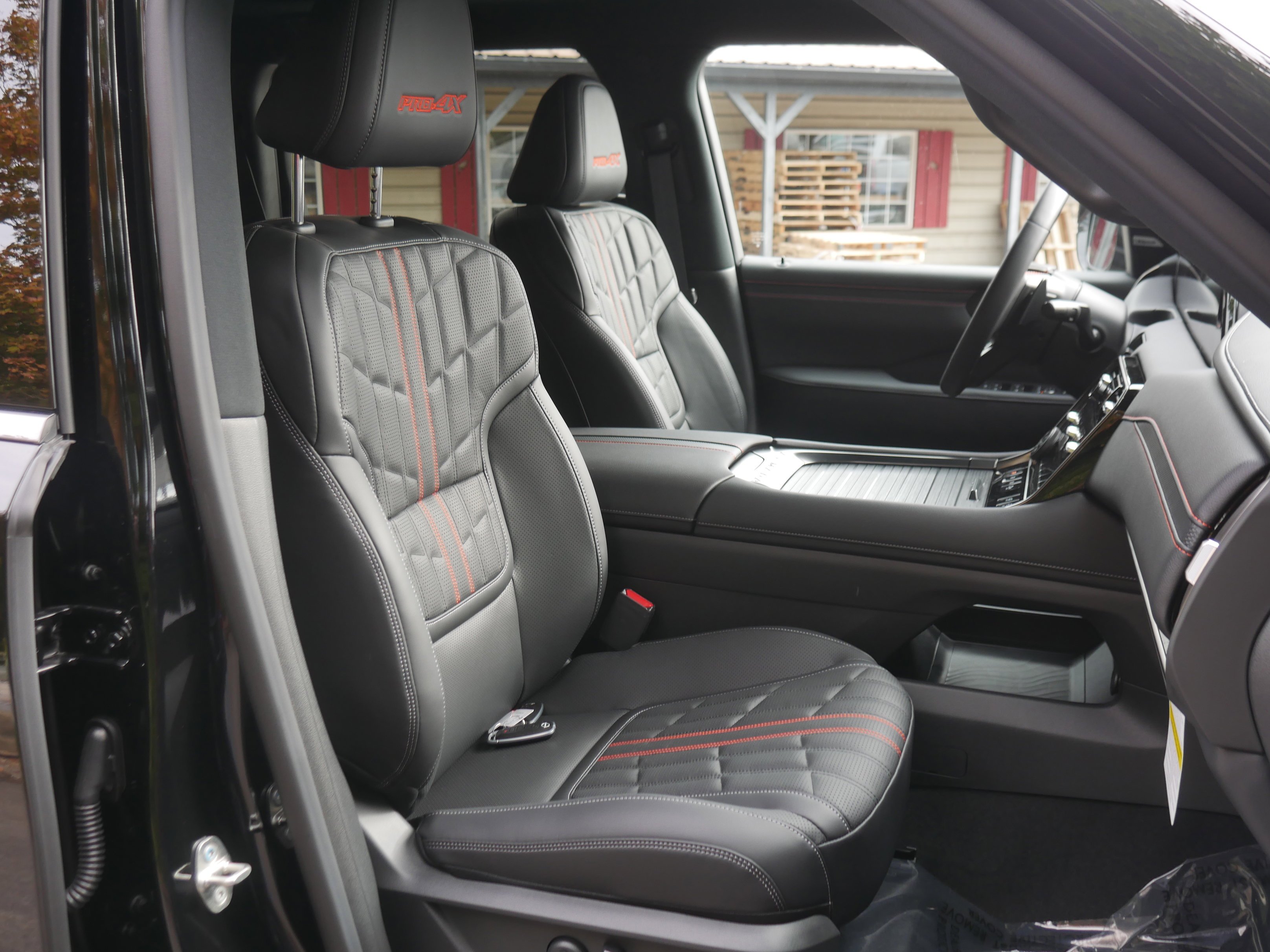 2026 Nissan Armada PRO-4X - Photo 30