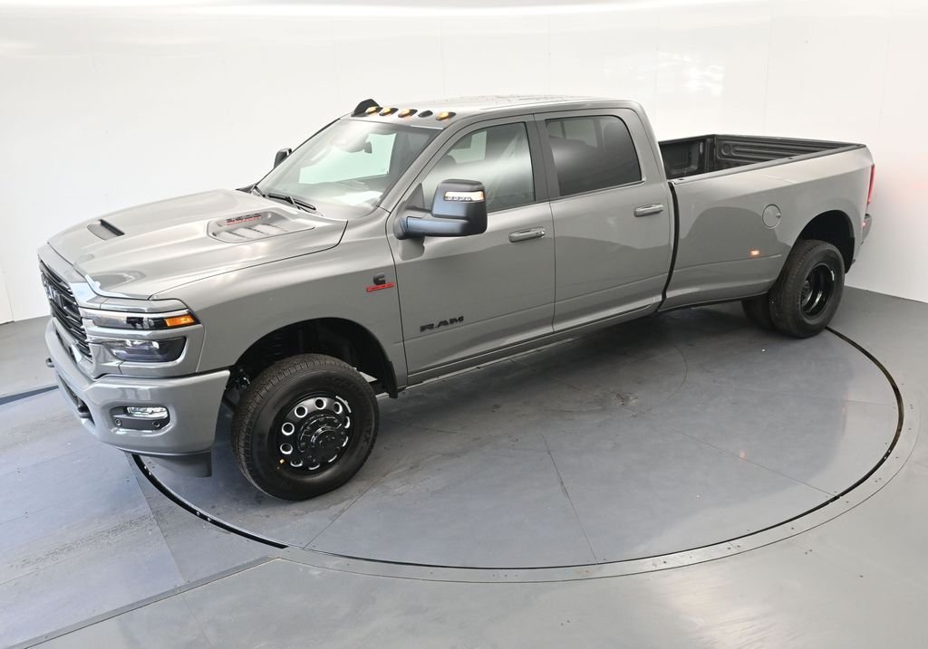 New 2026 Ceramic Gray Clear-Coat Exterior Paint RAM Laramie image 21