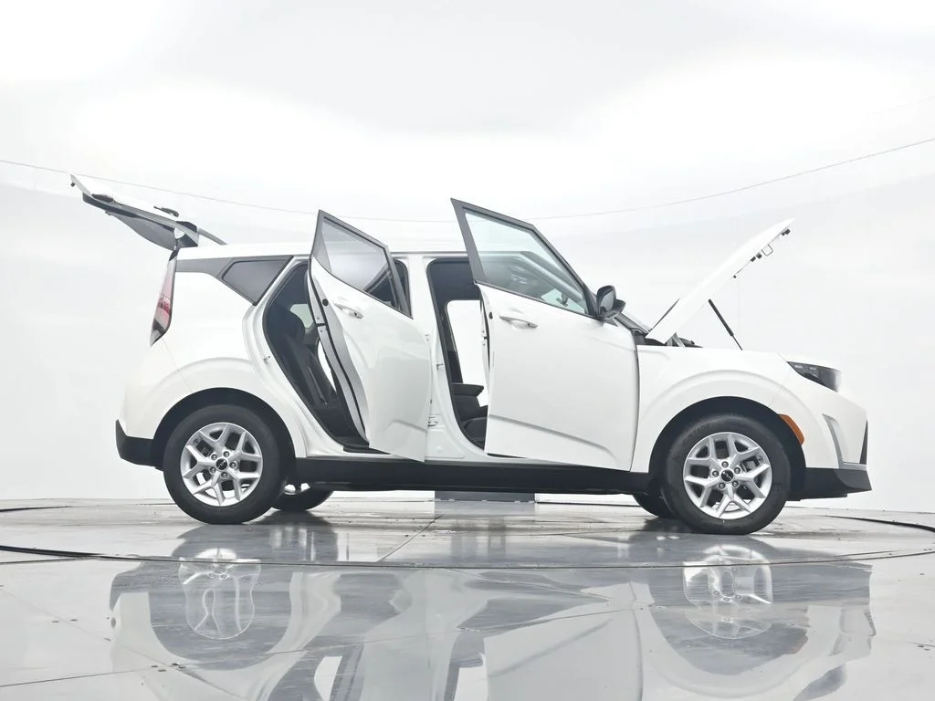 Used 2025 White Kia LX image 43