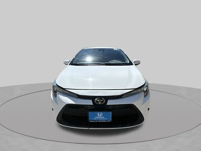 Used 2021 Super White Toyota LE image 9