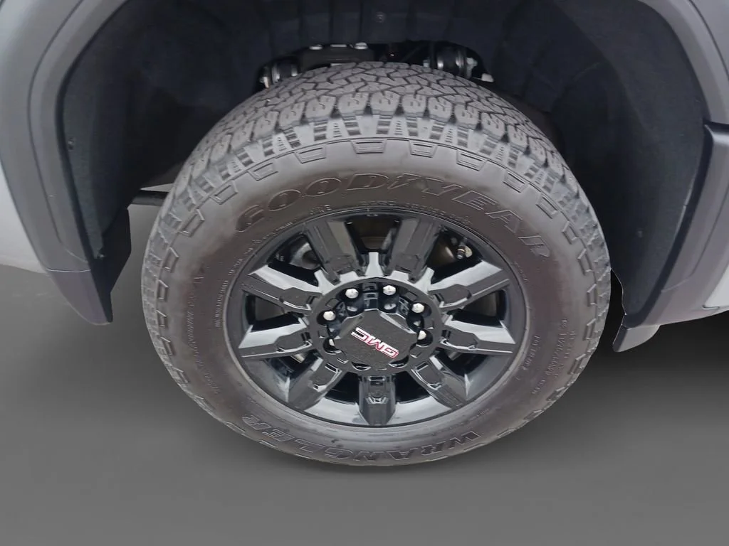 Used 2025 Sterling Metallic GMC AT4 image 16