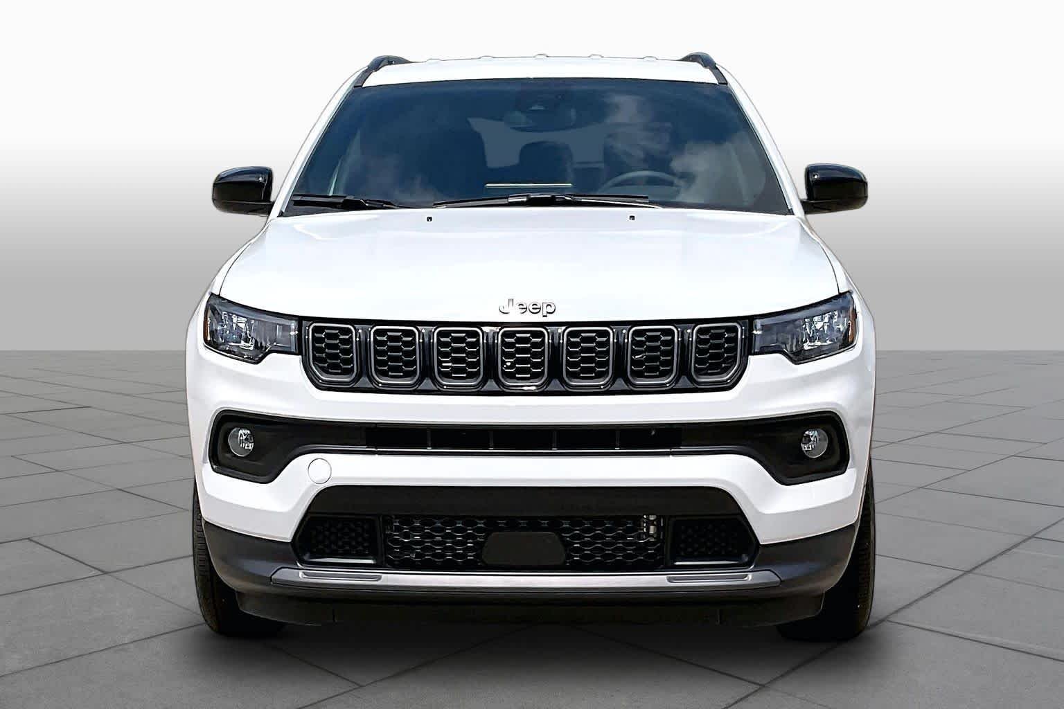 New 2026 Bright White Clearcoat Jeep Latitude image 3