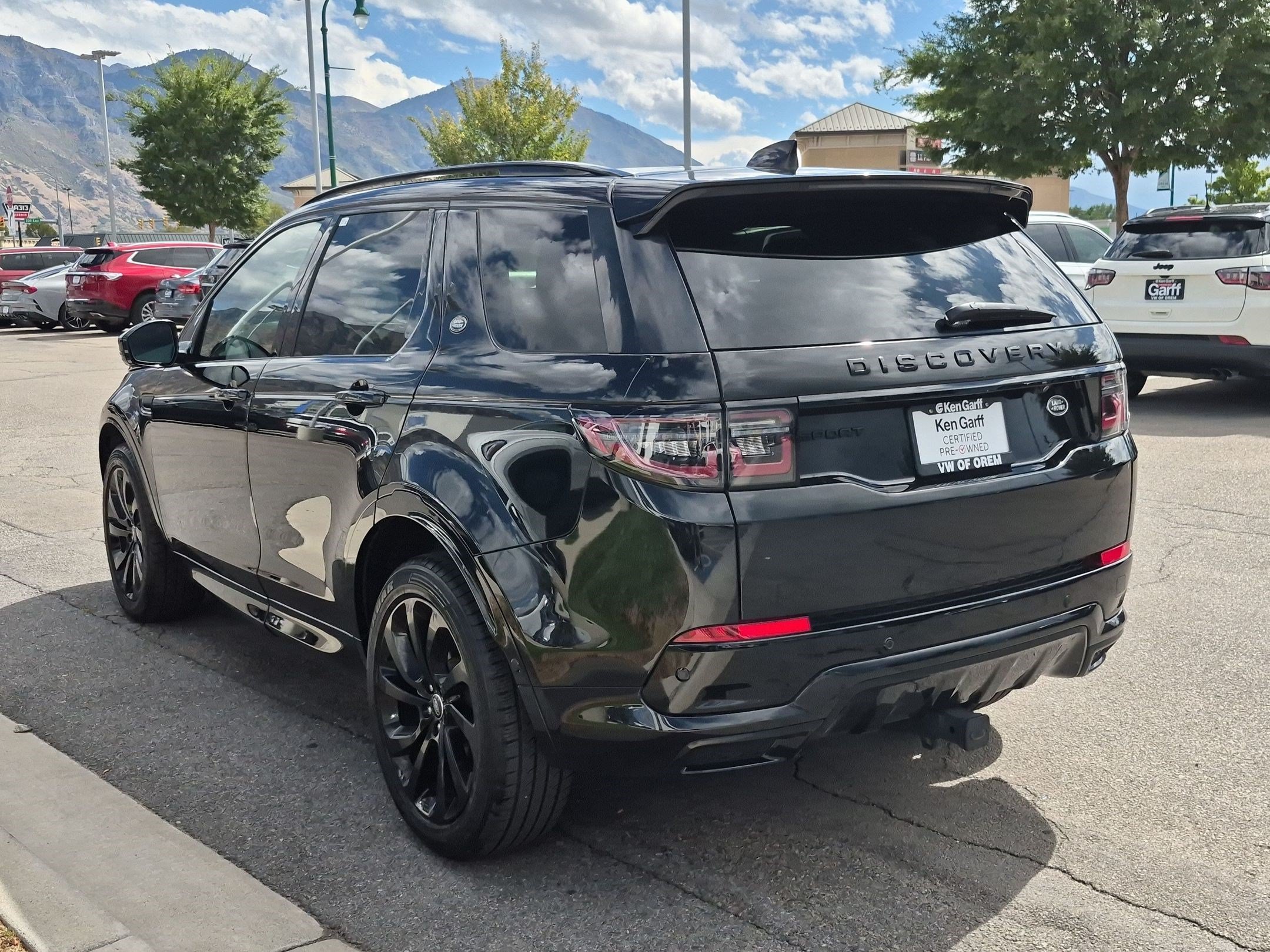 Used 2022 Santorini Black Metallic Land Rover S R-Dynamic image 5