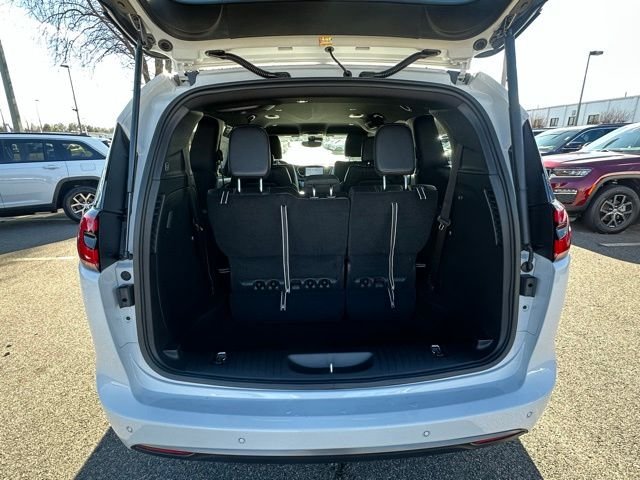 2026 Chrysler Pacifica Select - Photo 13