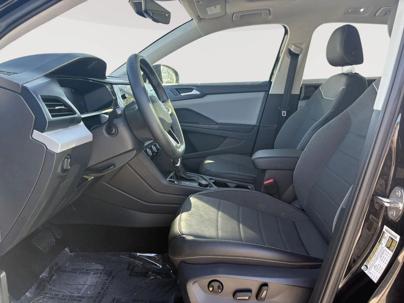 Used 2023 BLACK Volkswagen SE image 4
