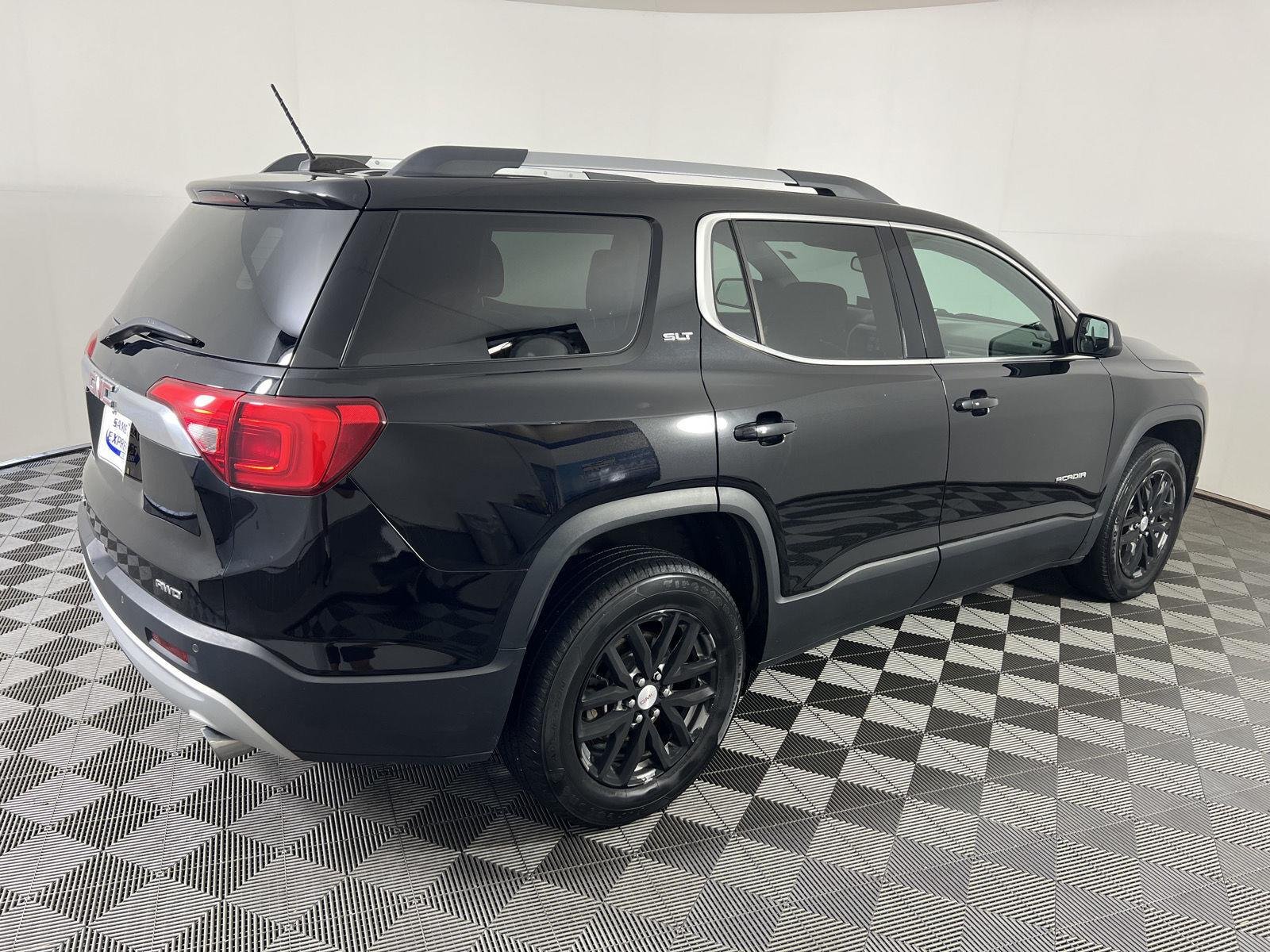 Used 2019 Ebony Twilight Metallic GMC SLT image 3